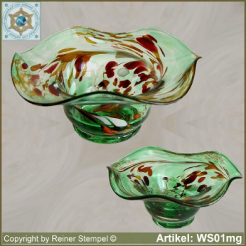 Glasschale dekorativ in Farbe und Form